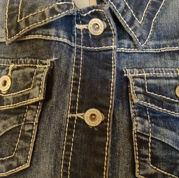 Maurices Woman's Size Medium Jean Denim Vest - Picture 3 of 7